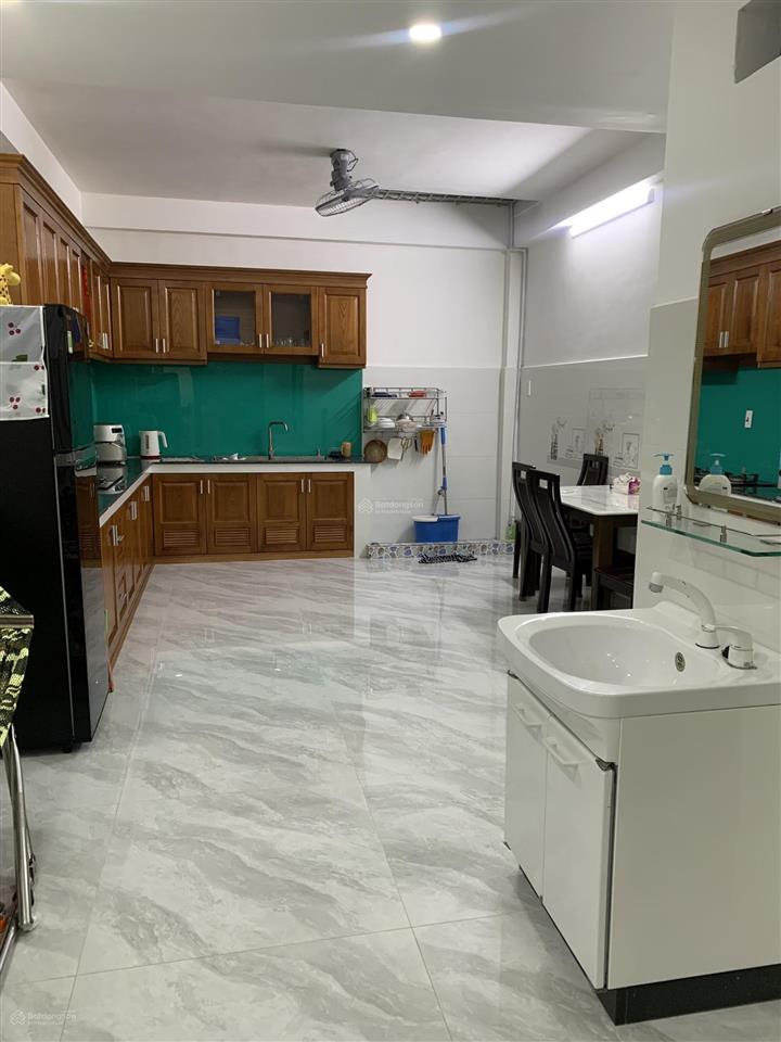 Bán nhà đẹp mtnb 12m, bình phú 1  4 x 18m 4 tầng  sát mt chợ lớn