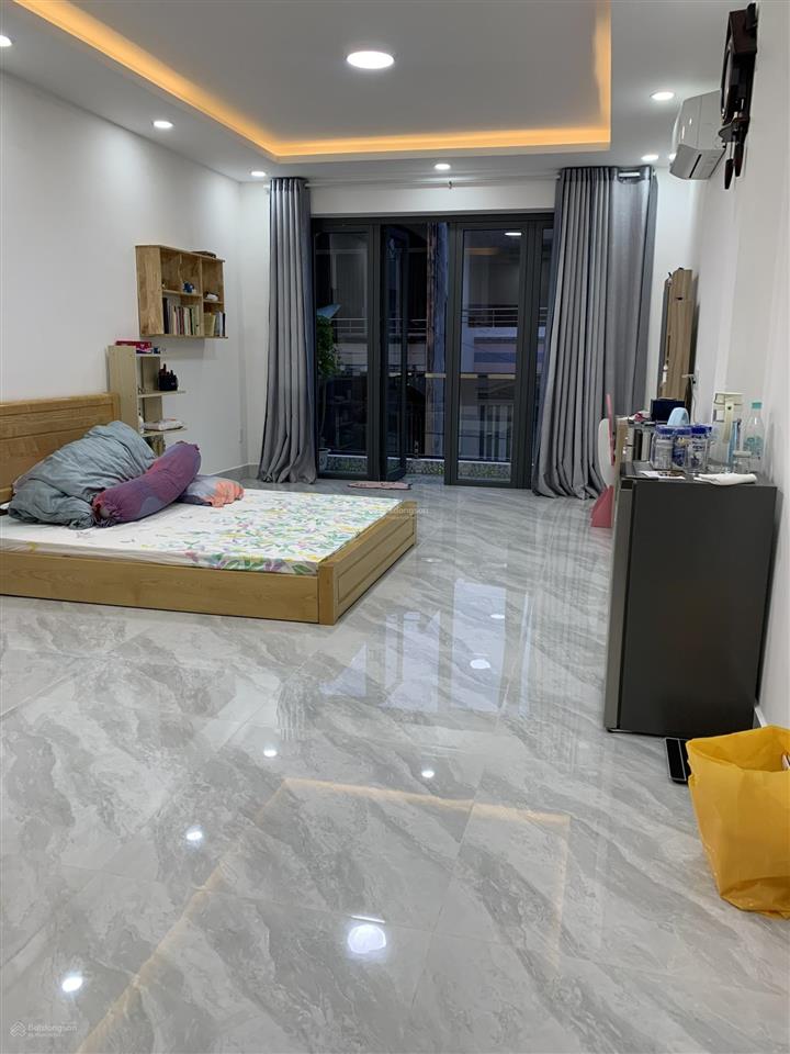 Bán nhà đẹp mtnb 12m, bình phú 1  4 x 18m 4 tầng  sát mt chợ lớn
