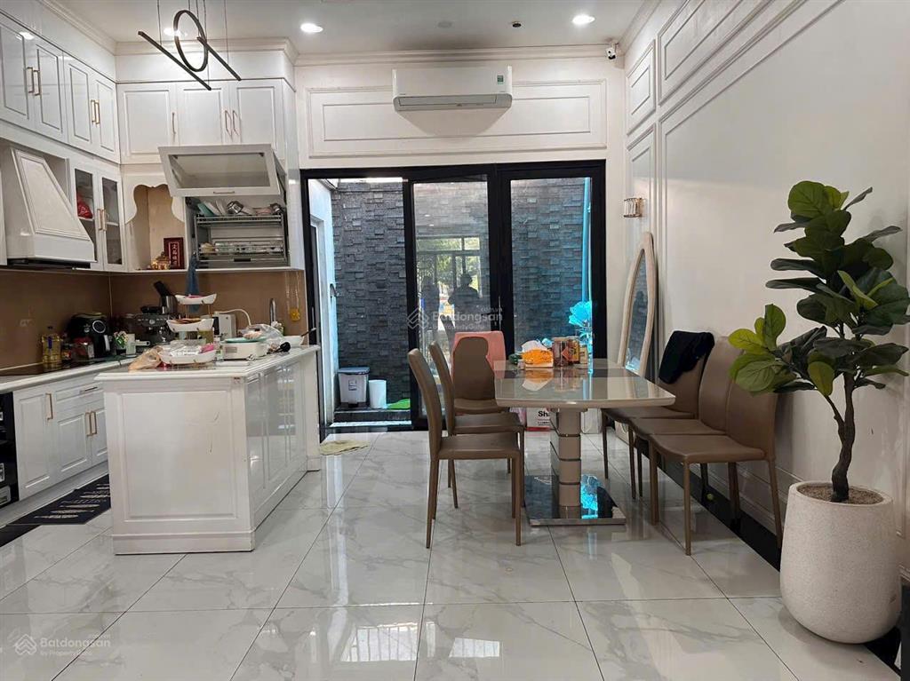 Full nội thất !!! nhà đẹp mtnb khu tên lửa 5 x 19m 4 tầng 4pn  sát đường số 6