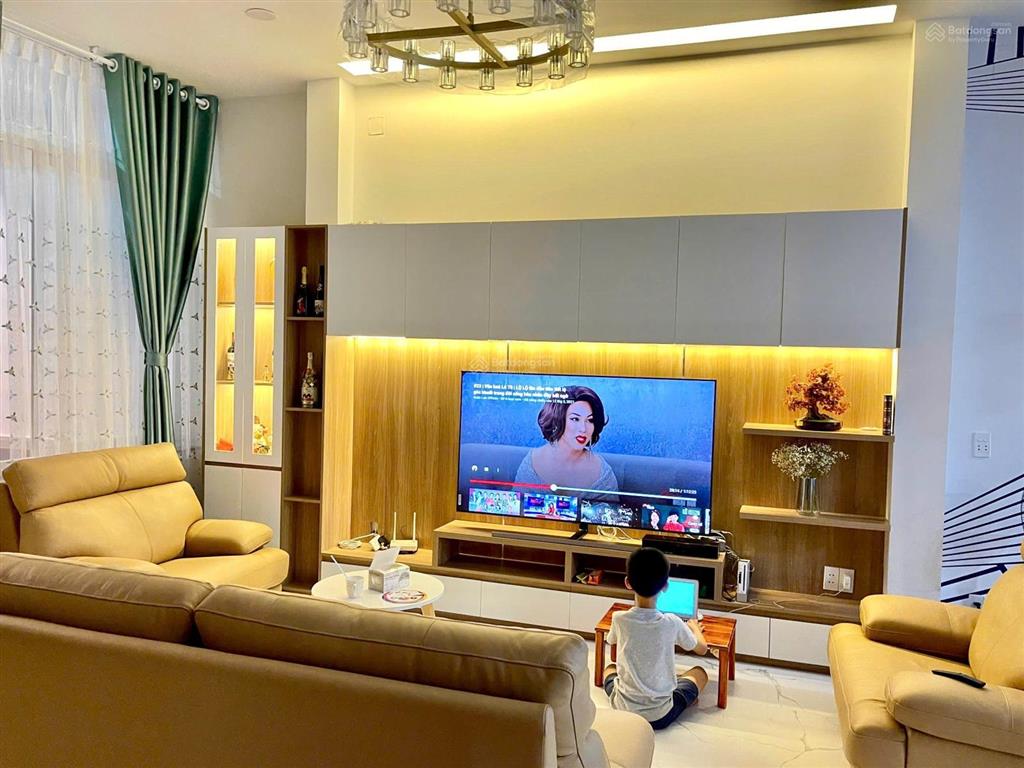 Full nội thất !!! biệt thự mt khu ao sen 10x20m 1 hầm 3 tầng 5pn  gần aeon mall