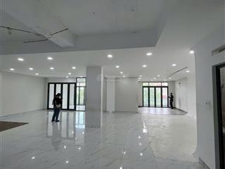 Nhà đẹp mtkd 20m đường số 1  12 x 20m 3 tầng trống suốt  có lề 5m  kinh doanh đa ngành