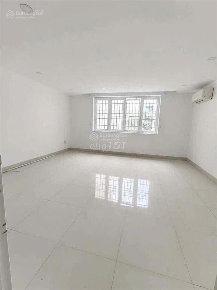 Có thang máy !!! nhà đẹp mt đường lớn 30m khu ao sen 5x20m 4 tầng 5pn lề lớn 7m