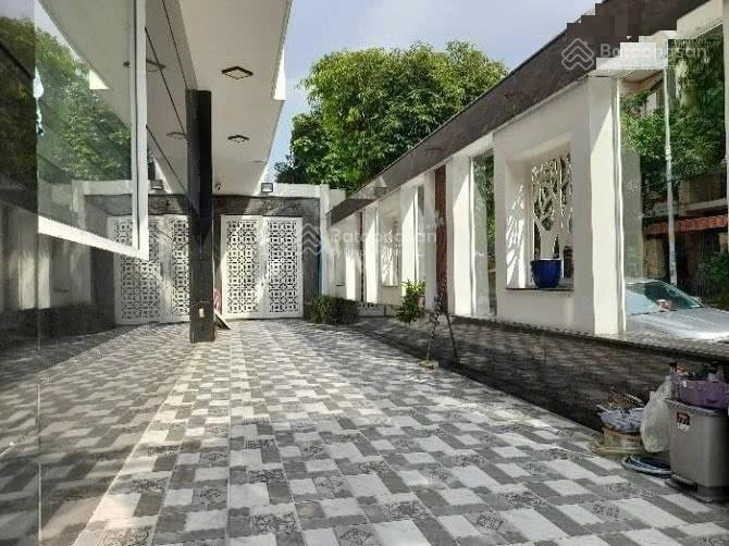 Full nội thất !! biệt thự góc 2 mt đường 14m khu tên lửa 10x20m 4 tầng 4pn gần côngviên, aeon 150m