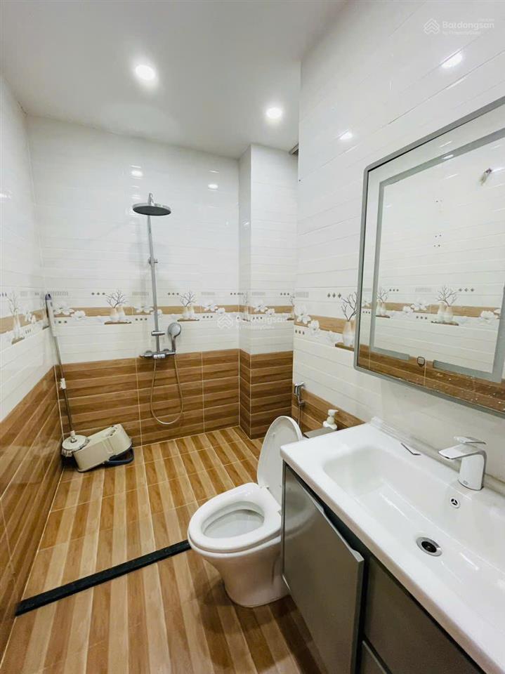 Có thang máy! nhà đẹp mtkd hậu giang 4,2 x 21m, 5 tầng 6pn + máy lạnh  có lề 6m