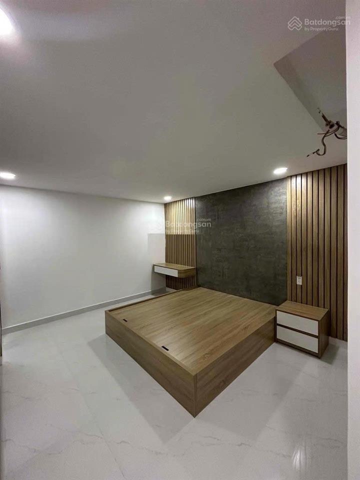 Bán nhà đẹp mtnb đường thông 10m cư xá phú lâm c  4 x 19m 2 tầng, thông khu tên lửa