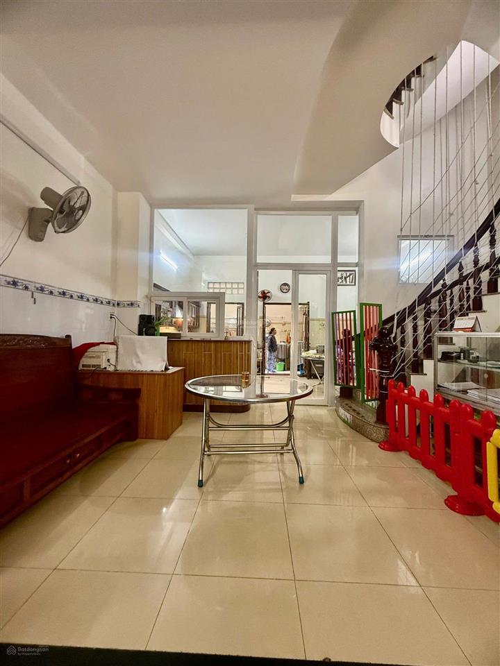 Bán nhà mtnb đường 14m khu tên lửa 6 x 20m 4 tầng sát mt tên lửa, gần công viên