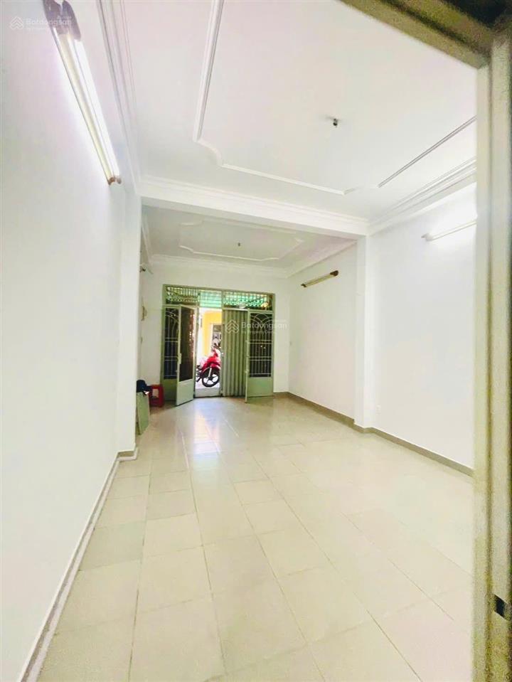 Bán nhà mtkd chợ khiếu năng tĩnh 4x16m xây full 4 tầng  có lề 5m  sát đường số 4