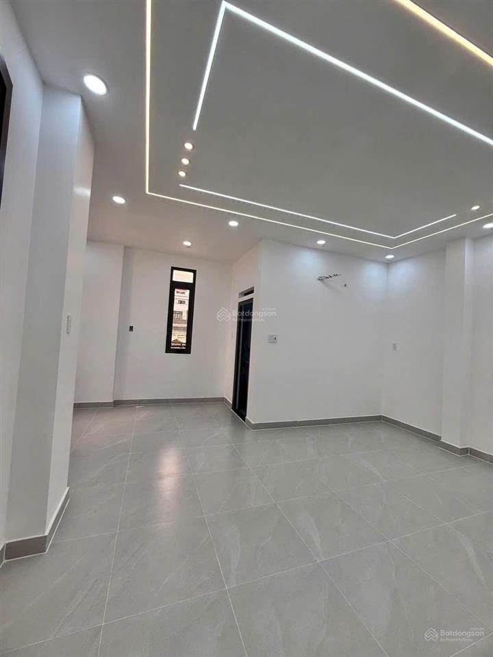 Có thang máy !!! nhà mới 100% góc đẹp 2 mt đường 14m khu ao sen 5 x 20m 6pn 6wc  cách aeon