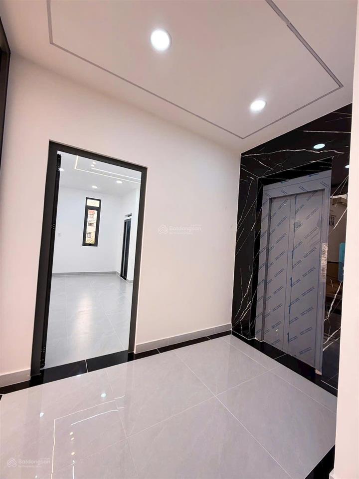 Có thang máy !!! nhà mới 100% góc đẹp 2 mt đường 14m khu ao sen 5 x 20m 6pn 6wc  cách aeon