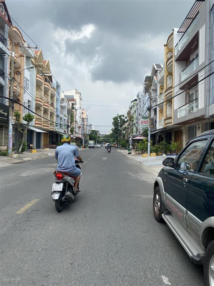 Bán đất tặng nhà cấp 4 mtkd đường 20m khu tên lửa 6 x 21m  sát đường số 7 tiện kinh doanh