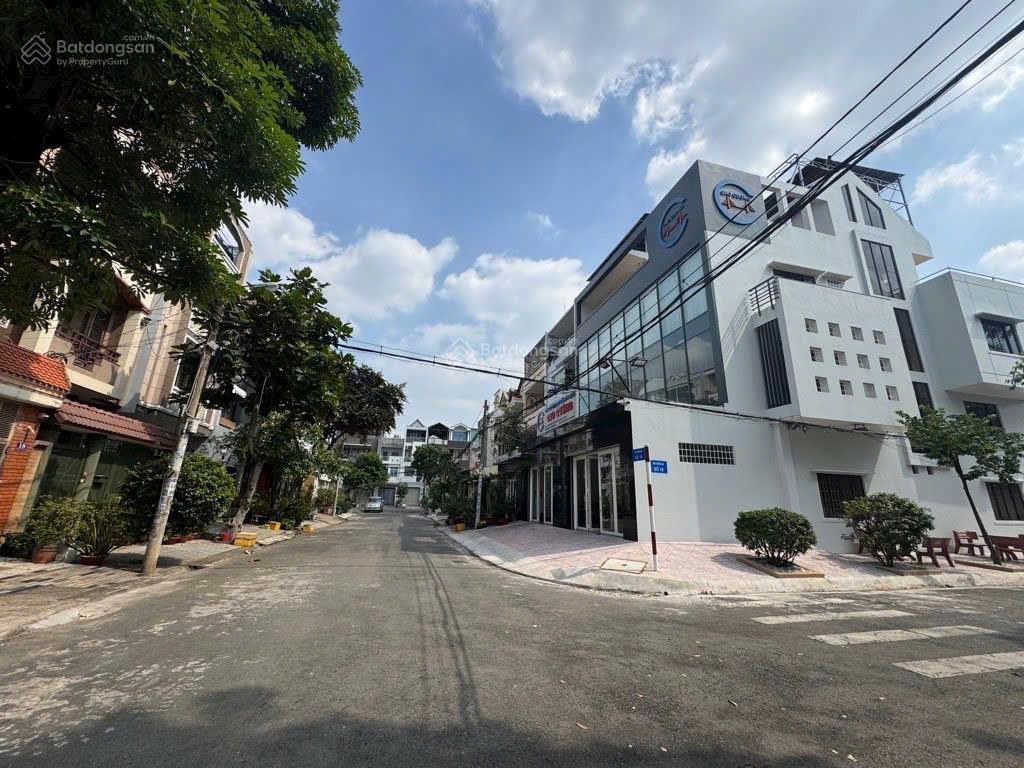 Đối diện công viên! nhà cấp 4 mtnb đường 14m khu tên lửa 8 x 21m chỉ 101 triệu/ m2  sát vđt