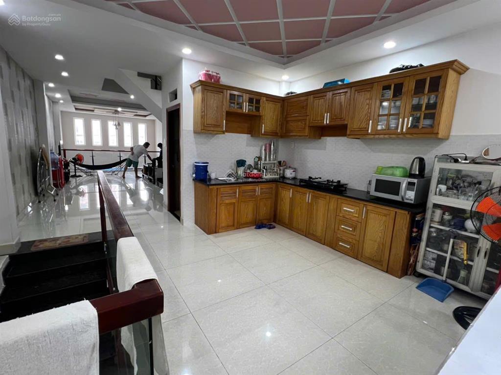 Nhà đẹp mtkd đường 60m tên lửa, 4,5 x 20m, 4 tầng, 5pn  lề lớn 8m  sát aeon chỉ 20m