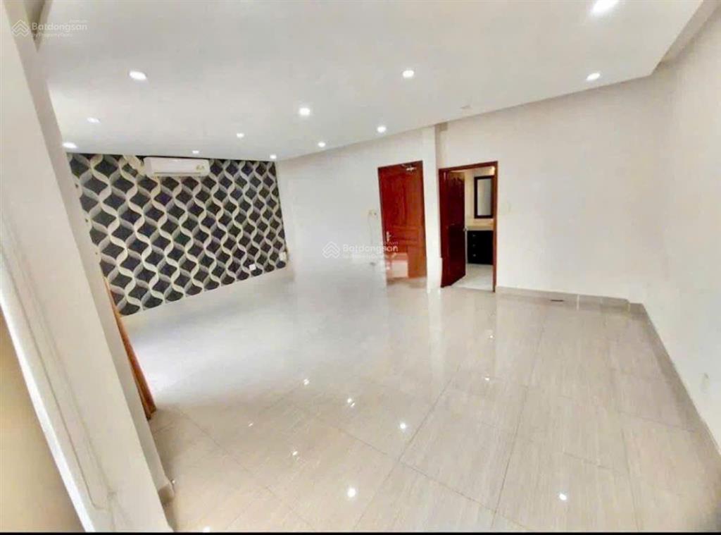 Nhà đẹp góc 2 mặt tiền kinh doanh 20m khu tên lửa 6x20m giáp q6 gần công viên phú lâm