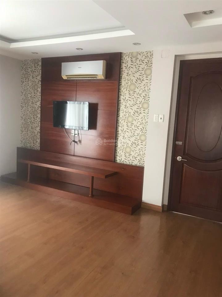 Sát công viên! biệt thự sân vườn khu tên lửa 10 x 25m 3 tầng 6pn + máy lạnh  gần đường số 7