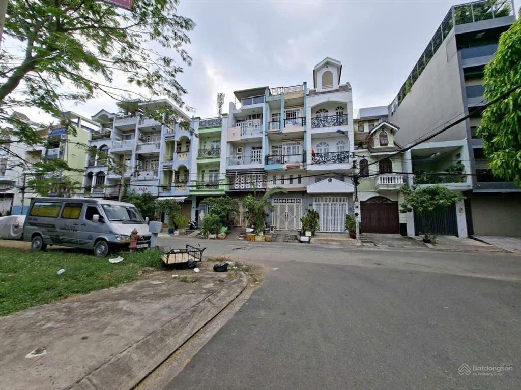 Bán đất mtnb đường 12m khu bình phú, 4 x 18m sát đường 23, gần trường học bình phú