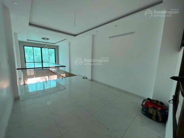 Có thang máy !!!! tòa nhà mới xây 100% mtkd đường 20m bình phú 1  9x20m 5 tầng  có hệ thống pccc