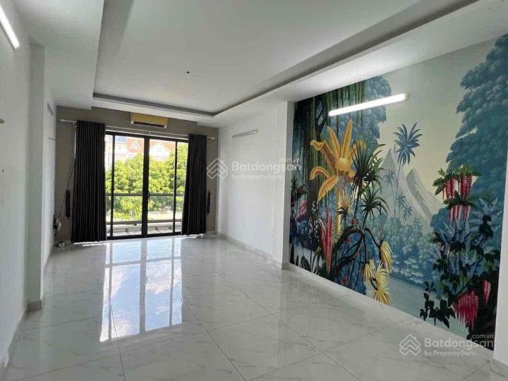 Có thang máy !!!! tòa nhà mới xây 100% mtkd đường 20m bình phú 1  9x20m 5 tầng  có hệ thống pccc