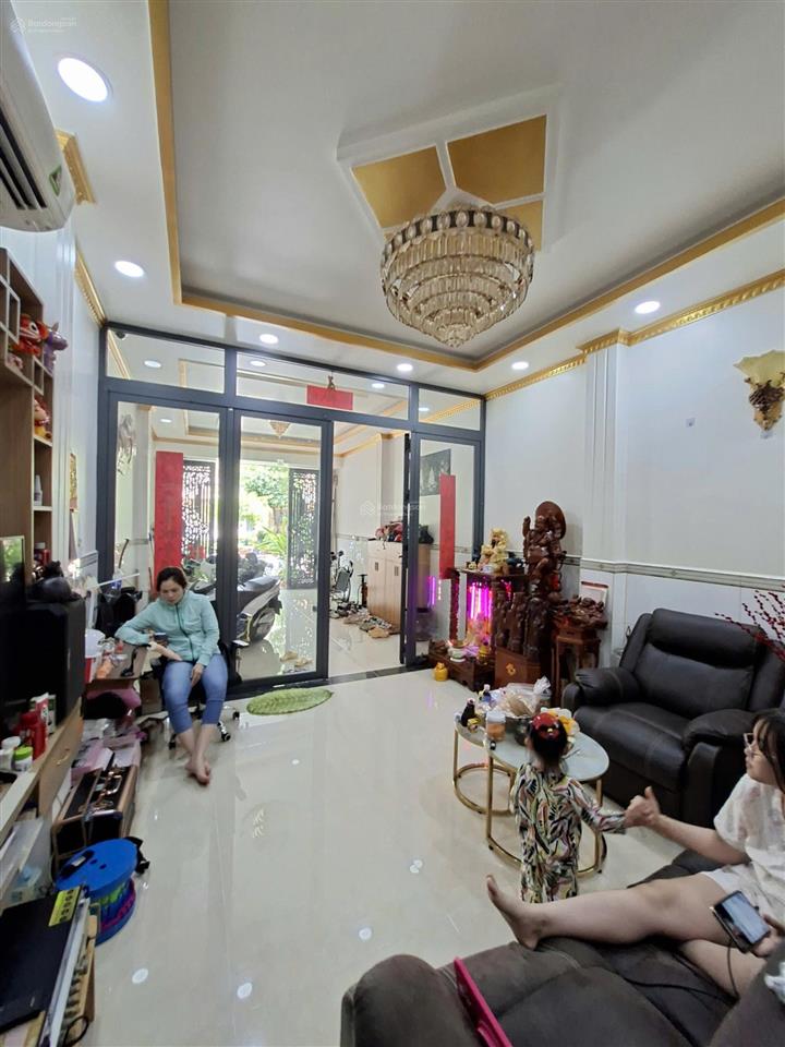 Đối diện hoa viên !!! nhà đẹp 2 mặt tiền bình phú 1  4x16m 2,5 tầng sát mt chợ lớn