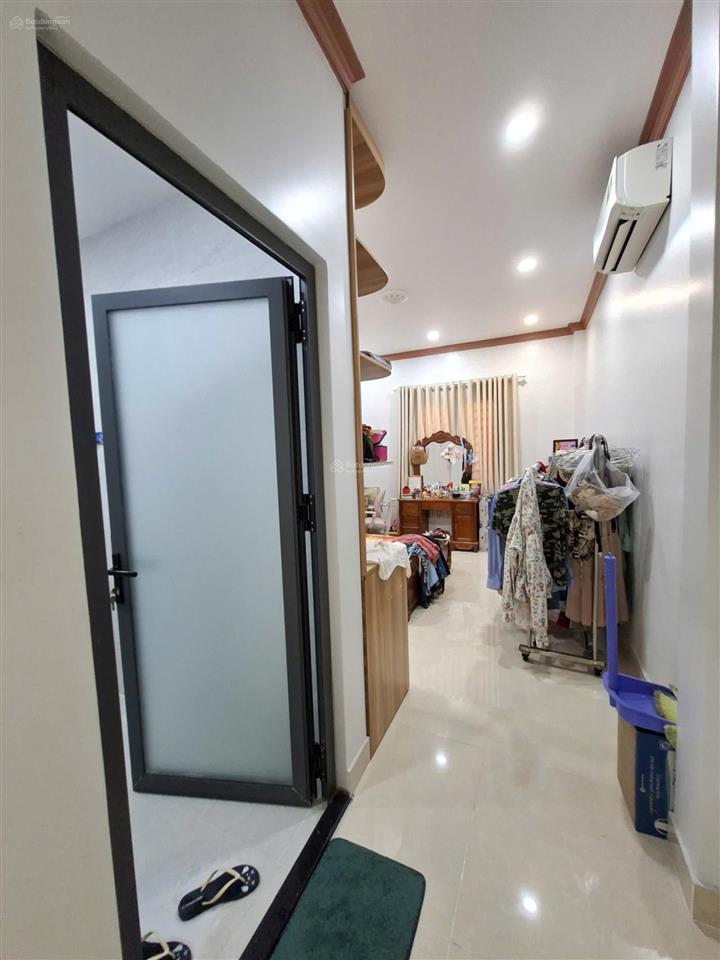 Đối diện hoa viên !!! nhà đẹp 2 mặt tiền bình phú 1  4x16m 2,5 tầng sát mt chợ lớn