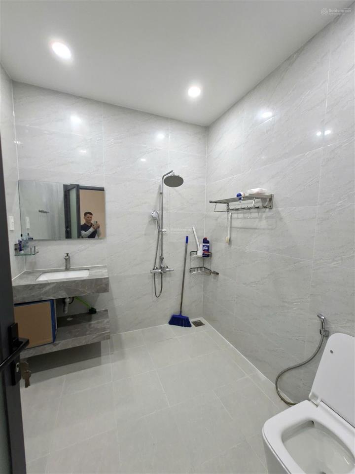 Đối diện hoa viên !!! nhà đẹp 2 mặt tiền bình phú 1  4x16m 2,5 tầng sát mt chợ lớn