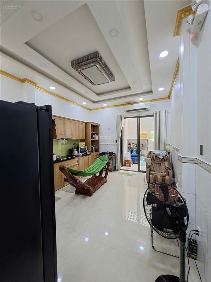 Đối diện hoa viên !!! nhà đẹp 2 mặt tiền bình phú 1  4x16m 2,5 tầng sát mt chợ lớn