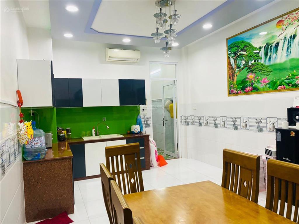 Nhà đẹp mtkd chợ da sà 4x18m 4 tầng ngay trung tâm chợ tiện kinh doanh