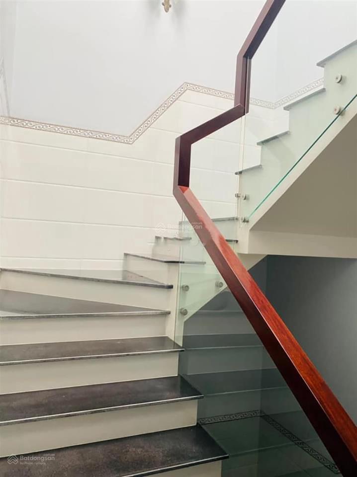 Nhà đẹp mtkd chợ da sà 4x18m 4 tầng ngay trung tâm chợ tiện kinh doanh
