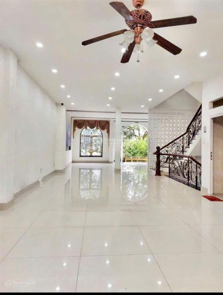 Biệt thự mtkd 14m gần aeon mall 7 x 20m 4 tầng 7pn có máy lạnh