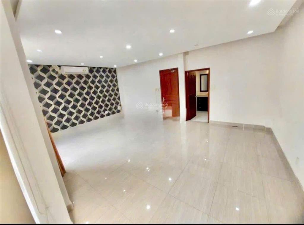 Biệt thự mtkd 14m gần aeon mall 7 x 20m 4 tầng 7pn có máy lạnh