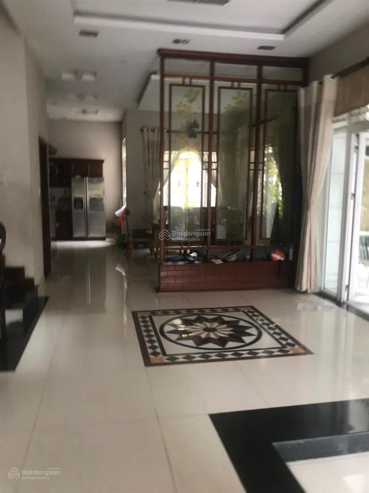 Sát công viên !!! biệt thự sân vườn khu tên lửa 10 x 25m 3 tầng 6pn + máy lạnh  gần đường số 7