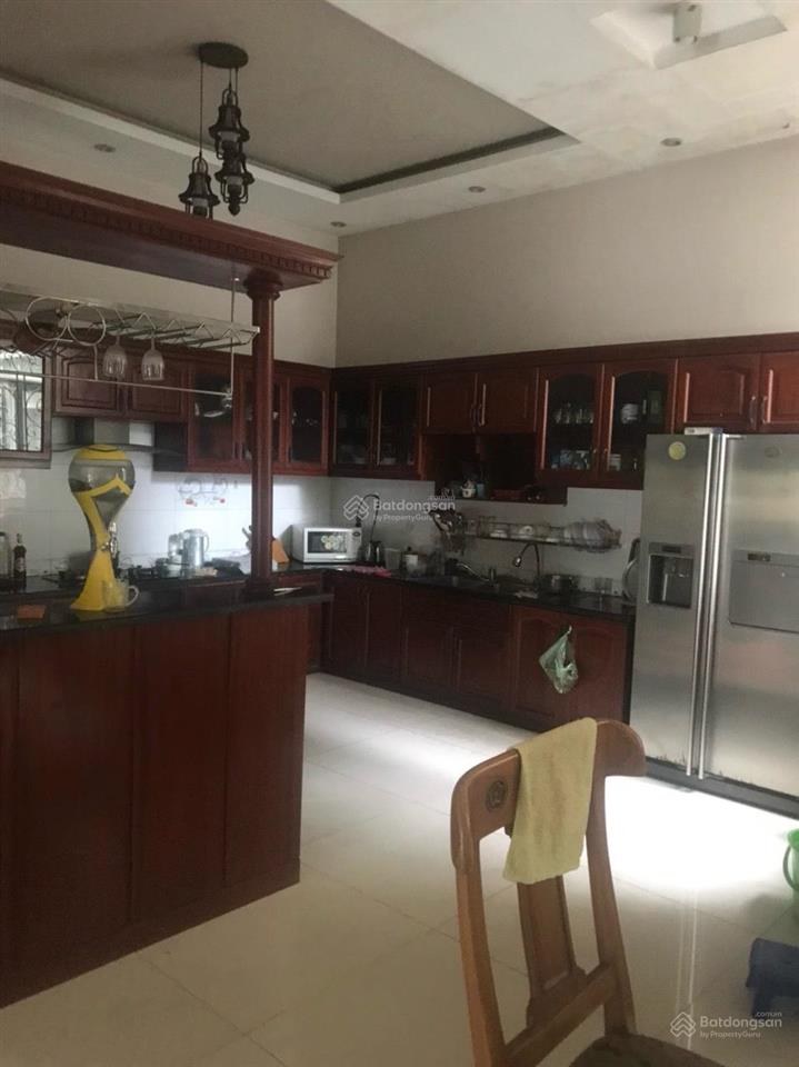 Sát công viên !!! biệt thự sân vườn khu tên lửa 10 x 25m 3 tầng 6pn + máy lạnh  gần đường số 7
