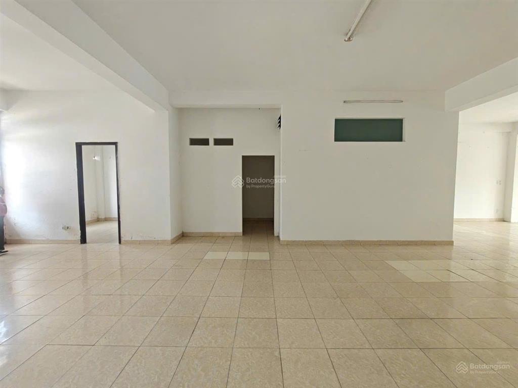 Mtkd đoạn sung đông đúc phạm văn chí 7 x 26m 3 tầng  trống suốt tiện kinh doanh