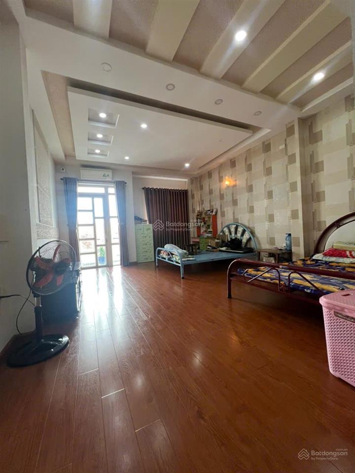 Nhà đẹp mtkd đường 60m tên lửa 4,5 x 20m 4 tầng, 5pn  lề lớn 8m  sát aeon mall chỉ 20m