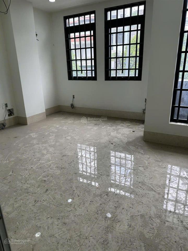Có thang máy !!! biệt thự mtkd 30m khu ao sen 10x20m 1 hầm 3 tầng+máy lạnh âm trần lề 7m  gần aeon