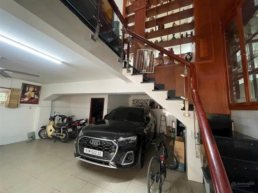 Ngay công viên, full nội thất! biệt thự vip 10x20m 1 hầm 3 tầng có gara ô tô  sát đường số 7