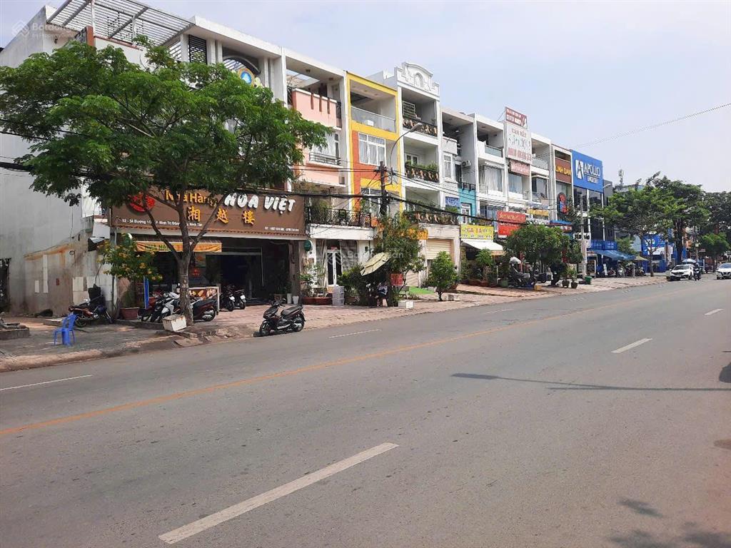 Nhà đẹp mtkd đắc địa 30m đối diện aeon 5x20m 4 tầng lề lớn 8m  kinh doanh sáng đến tối