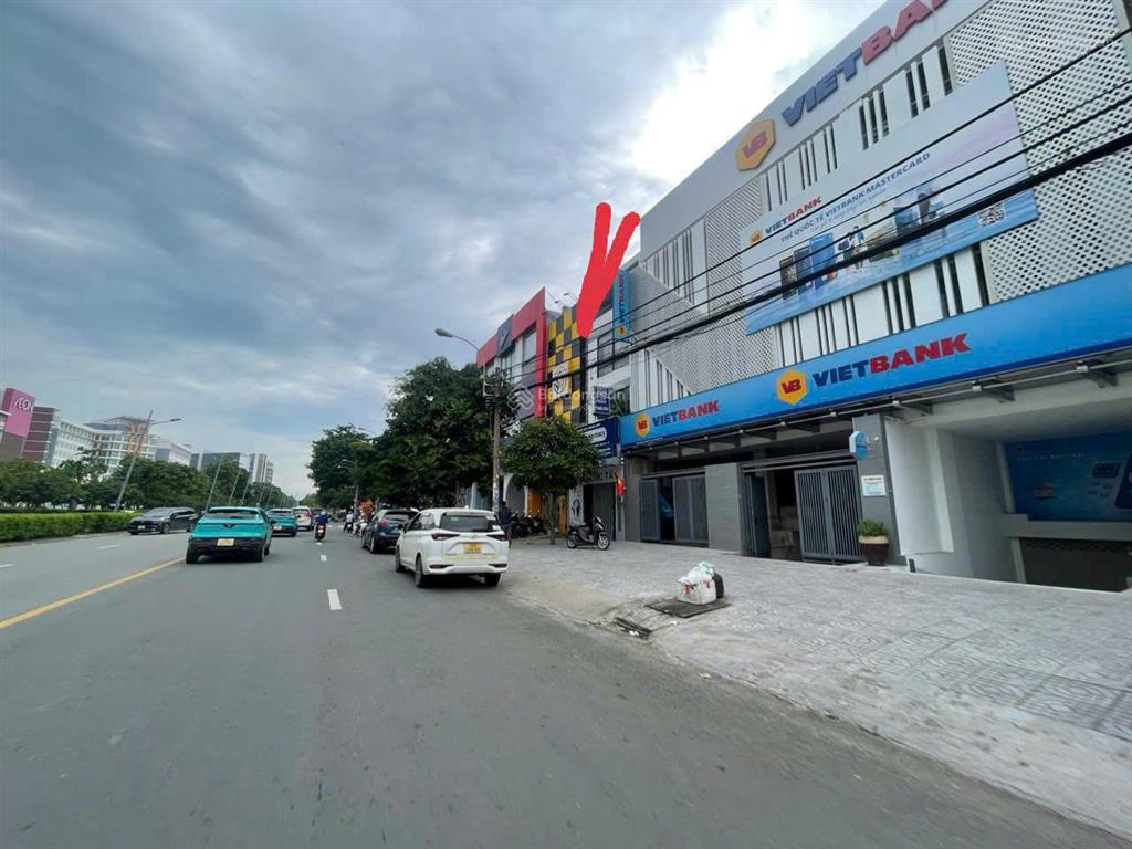 Nhà đẹp mtkd đắc địa 30m đối diện aeon 5x20m 4 tầng lề lớn 8m  kinh doanh sáng đến tối