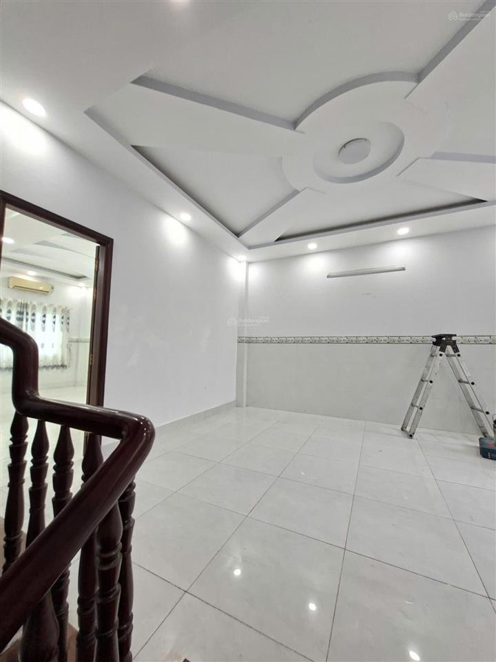 Nhà mtkd đường rộng 60m đoạn sung tên lửa, 6 x 21m, 4 tầng, 6pn, lề lớn 8m  cách aeon mall chỉ 40m