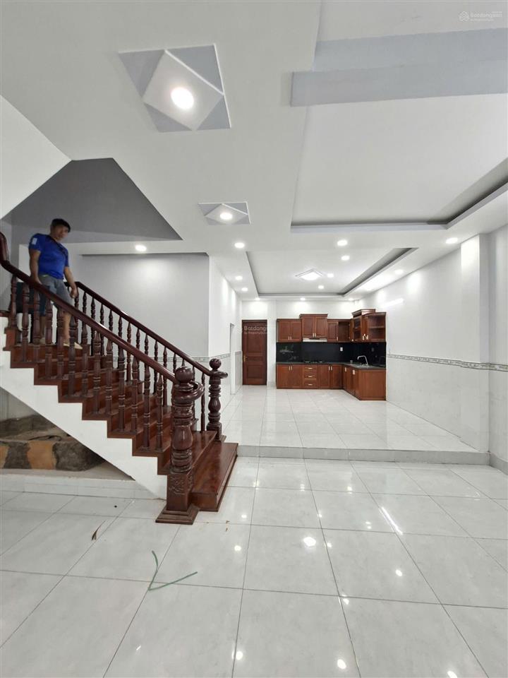 Nhà mtkd đường rộng 60m đoạn sung tên lửa, 6 x 21m, 4 tầng, 6pn, lề lớn 8m  cách aeon mall chỉ 40m