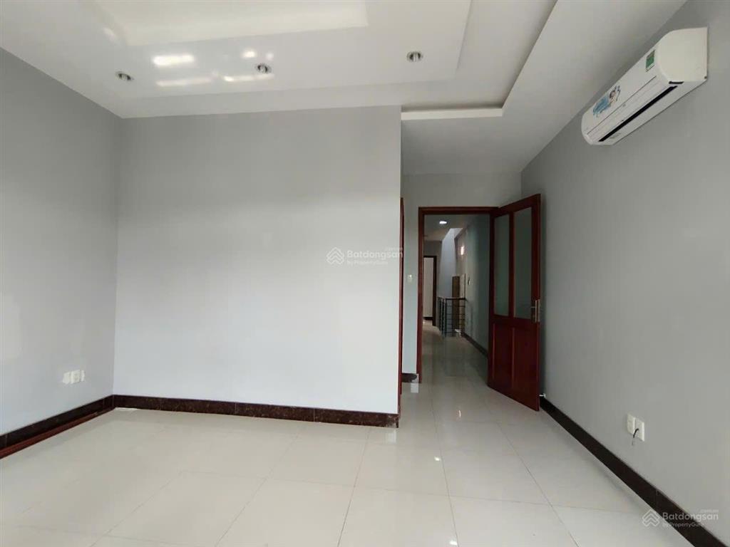 Nhà đẹp mtkd đường số 7  5x20m 4 tầng 6pn + máy lạnh  có lề 8m  kinh doanh đa ngành