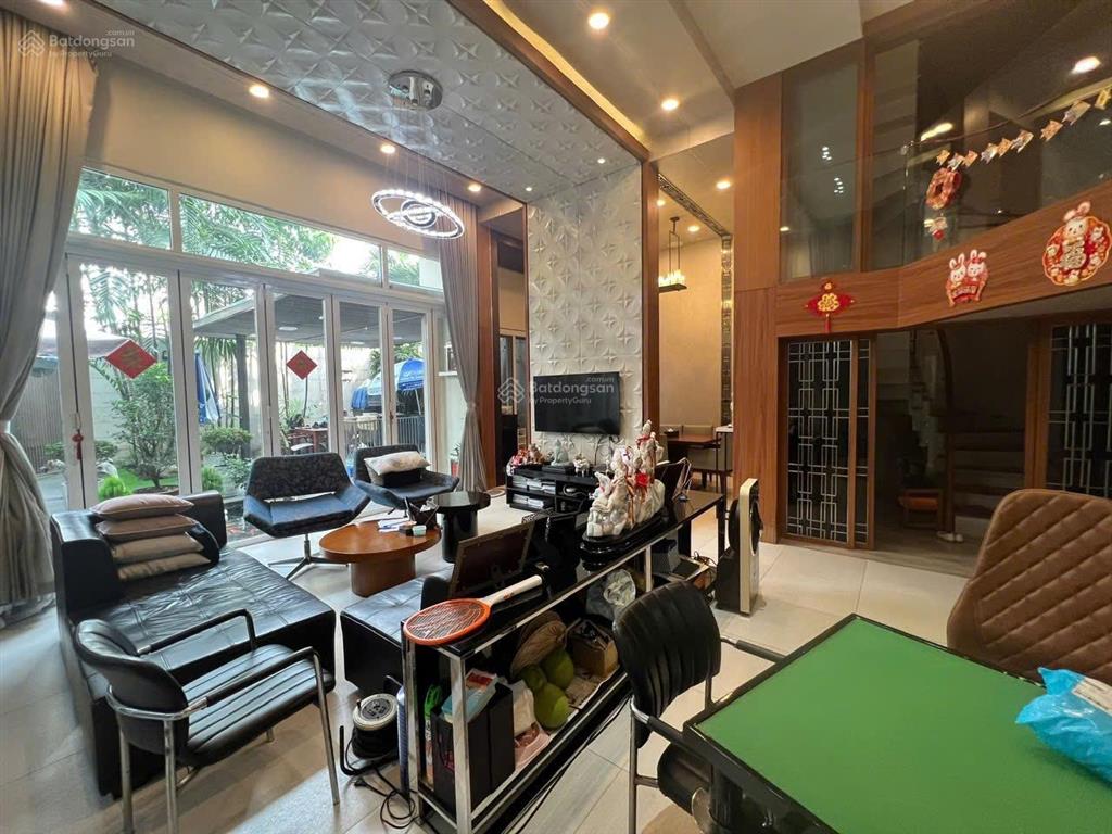 Vip! biệt thự sân vườn tân cổ điển 10 x 20m, 3 tầng sát công viên, gần đường số 5 & tên lửa