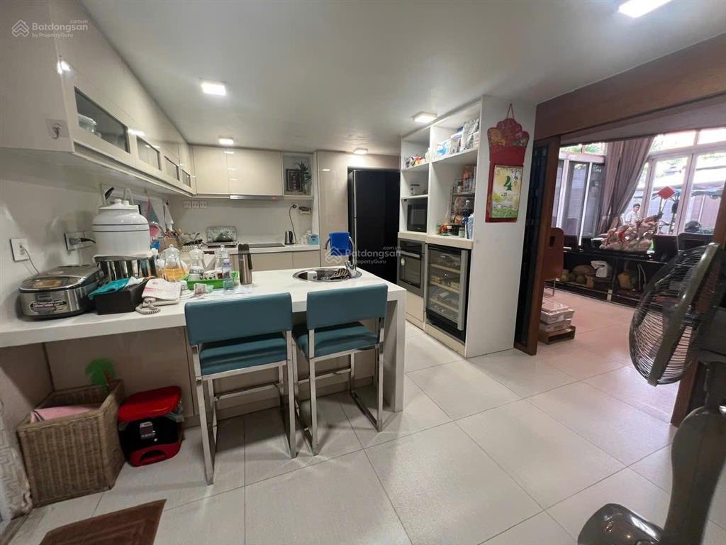 Vip! biệt thự sân vườn tân cổ điển 10 x 20m, 3 tầng sát công viên, gần đường số 5 & tên lửa