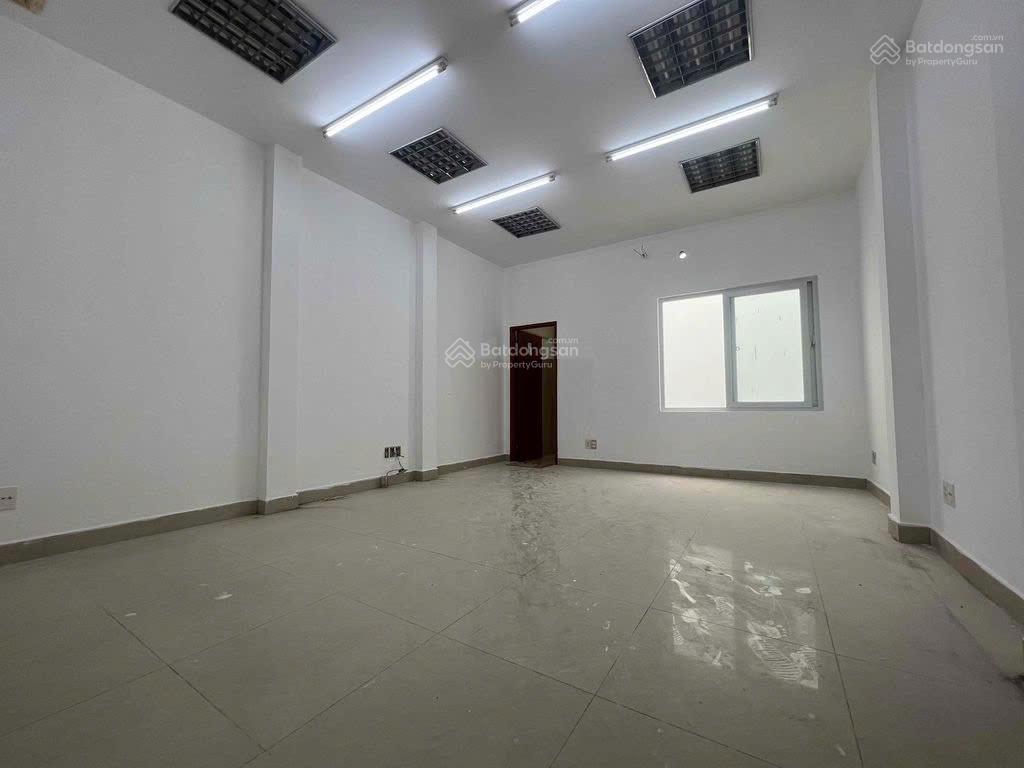 Có hầm!!! nhà mtnb đường 14m khu tên lửa 5x20m 4 tầng 6pn  sát mt tên lửa