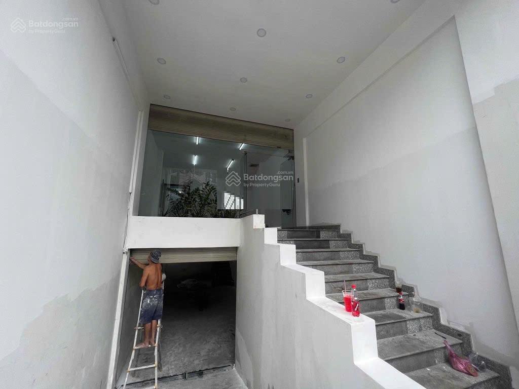 Có hầm!!! nhà mtnb đường 14m khu tên lửa 5x20m 4 tầng 6pn  sát mt tên lửa