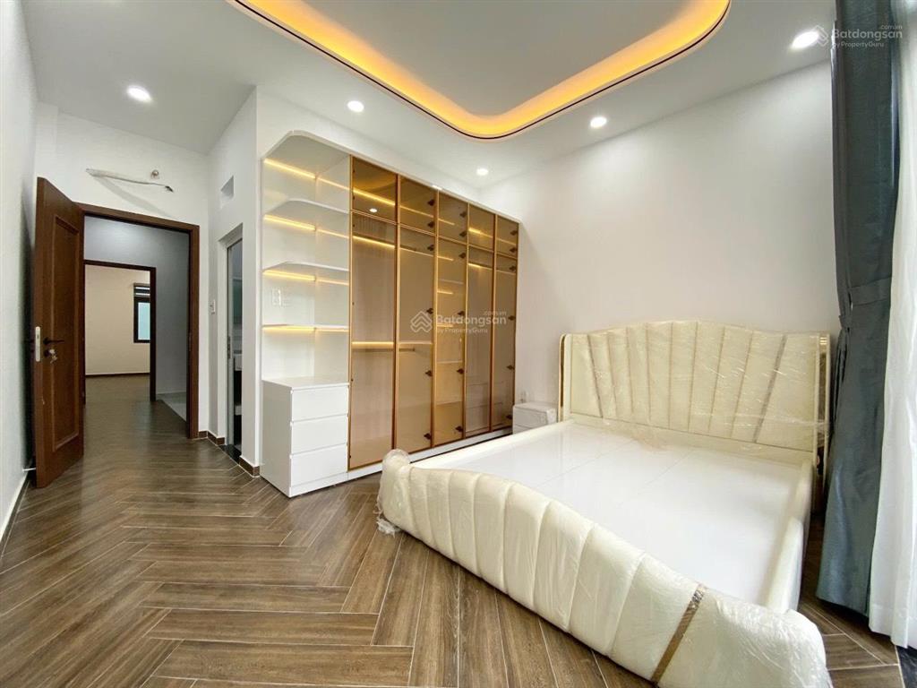 Nhà đẹp mtnb đường 16m phạm văn chí  đường số 9  4x16m 5 tầng 6pn + máy lạnh giường tủ