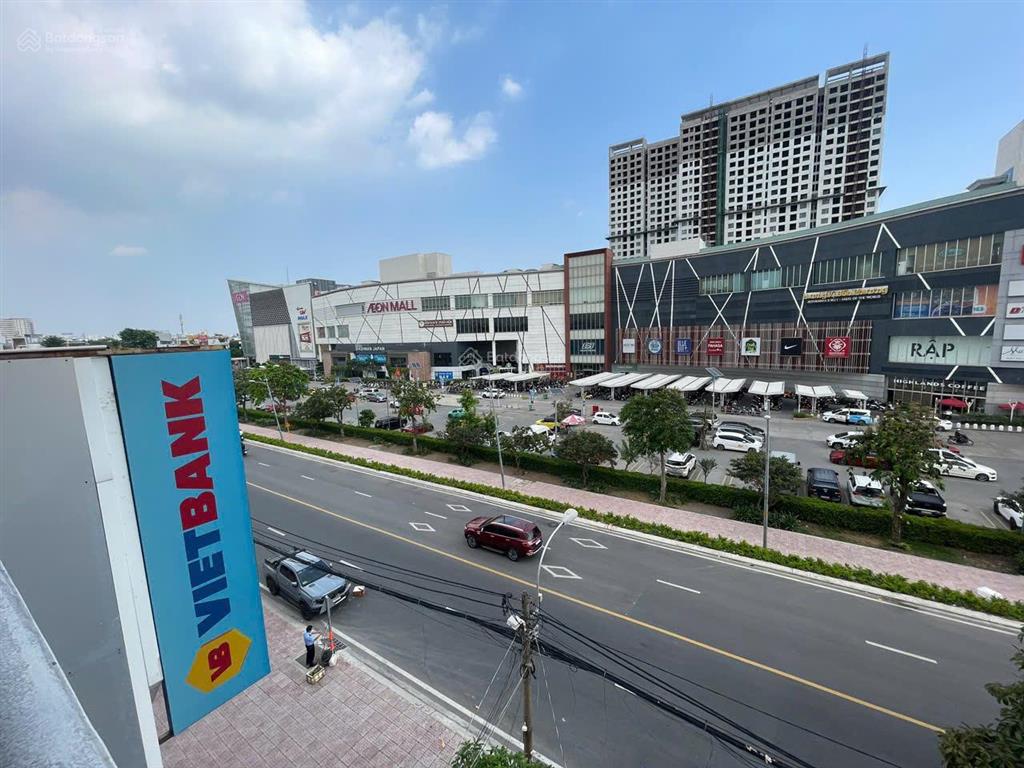 Nhà đẹp mtkd đắc địa 30m đối diện aeon 5x20m 4 tầng lề lớn 8m  kinh doanh sáng đến tối