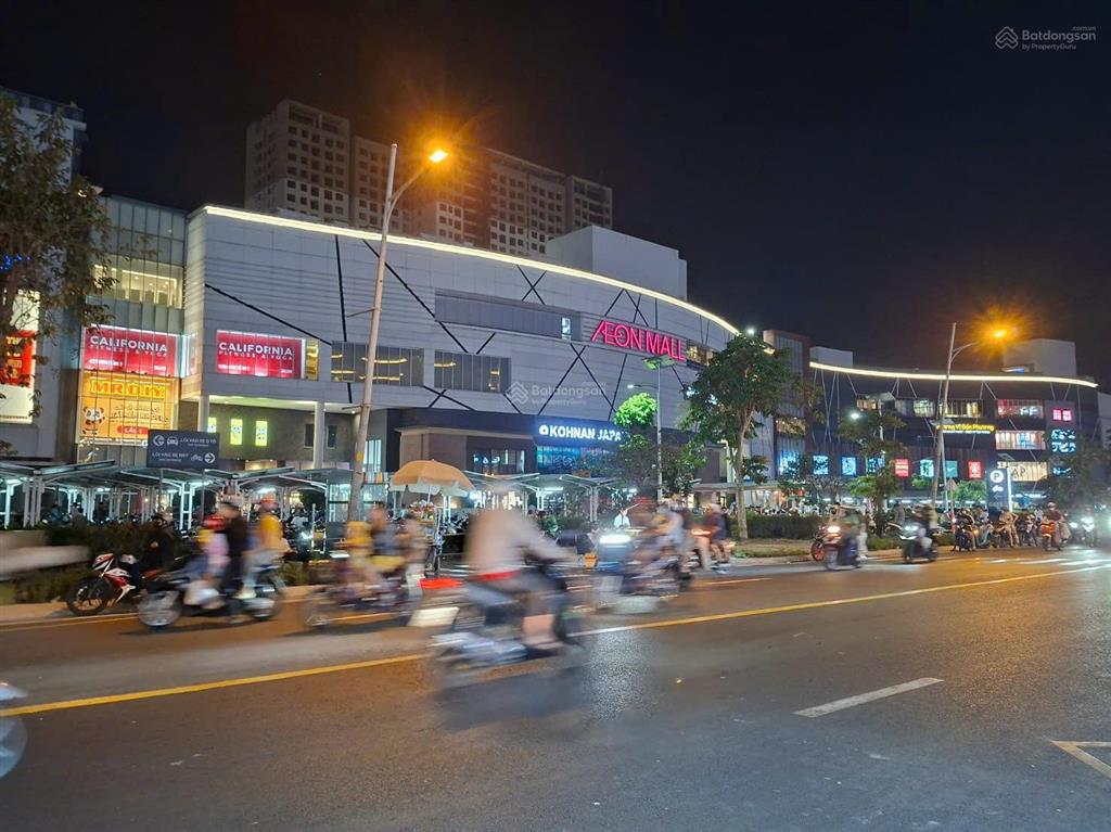 Nhà đẹp mtkd đắc địa 30m đối diện aeon 5x20m 4 tầng lề lớn 8m  kinh doanh sáng đến tối