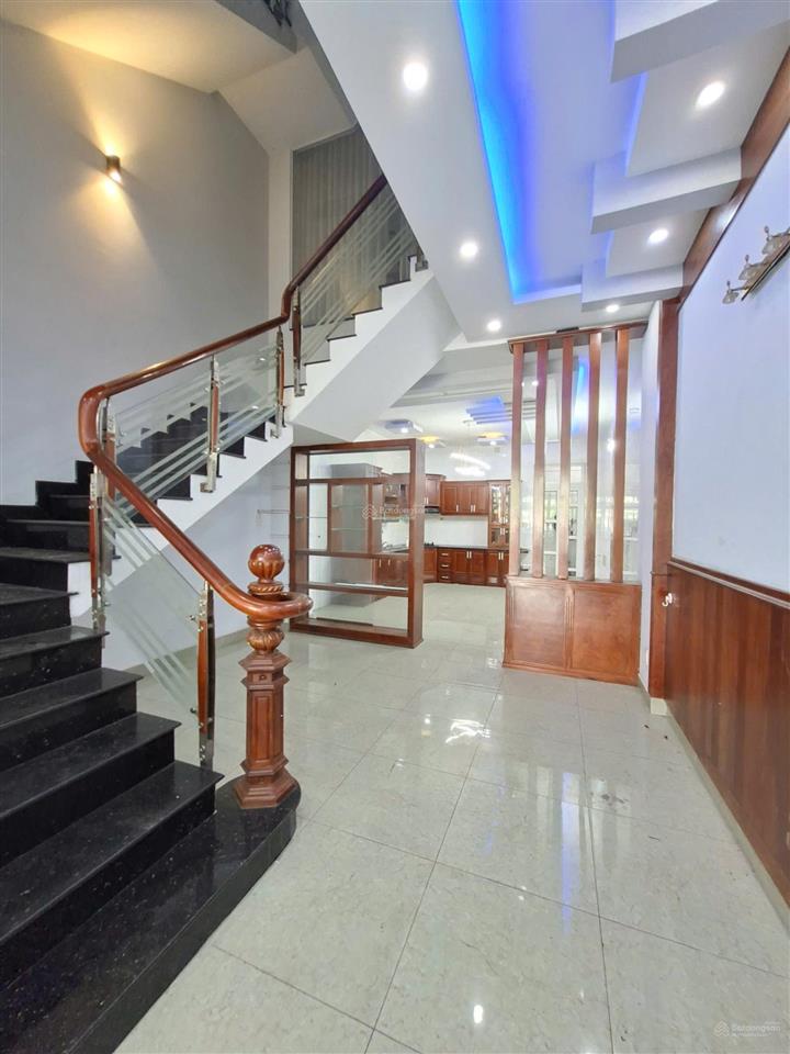 Nhà đẹp mtkd đường 60m ngay tên lửa, 4,5 x 20m 4 tầng, 5pn  lề lớn 8m  gần aeon mall