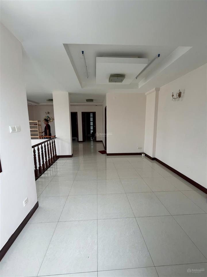 Biệt thự góc 2 mặt tiền nội bộ khu tên lửa 10 x 20m 3 tầng 6pn  gần đường số 1, giáp q6