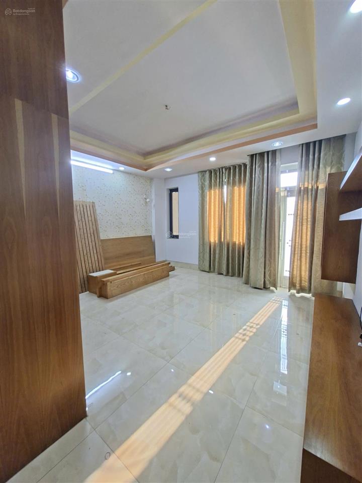 Nhà đẹp mtkd 20m khu ao sen 5x20m 4 tầng 4pn+máy lạnh  sát aeon mall chỉ 20m